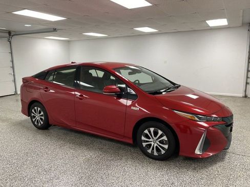 Used 2020 Toyota Prius Prime XLE image 63