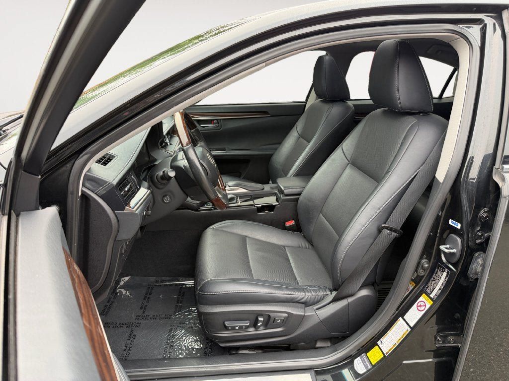 Used 2016 Lexus ES 350 w/ Navigation System Package FWD image 7