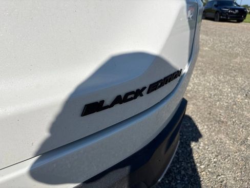 Used 2025 Honda Pilot Black Edition image 4