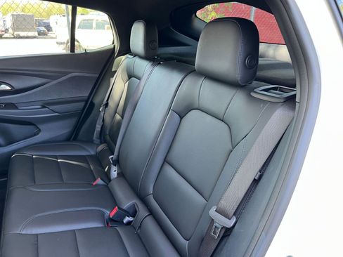 Used 2025 Buick Envista Sport Touring FWD image 37