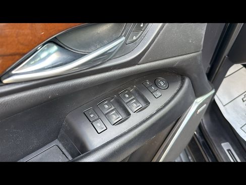 Used 2018 Cadillac Escalade Luxury image 8