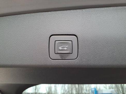 Certified 2025 Buick Encore GX Avenir w/ Avenir Technology Package image 16