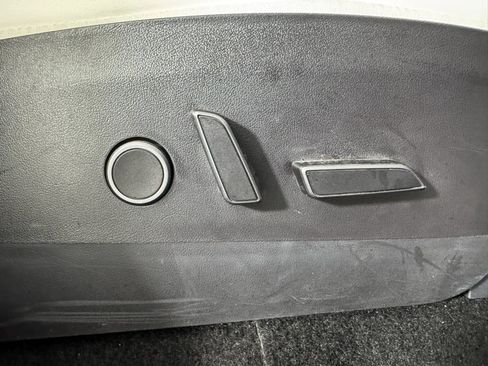 Used 2020 Tesla Model Y Long Range AWD/4WD image 35