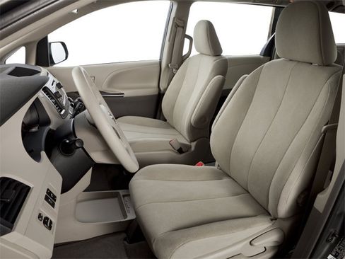 Used 2012 Toyota Sienna LE FWD image 8