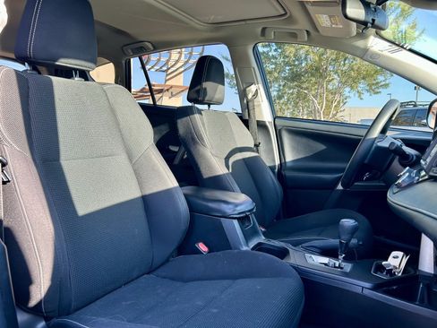 Used 2018 Toyota RAV4 XLE image 15