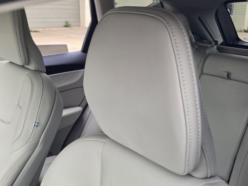 Used 2023 Volvo XC60 B5 Ultimate w/ Climate Package image 23