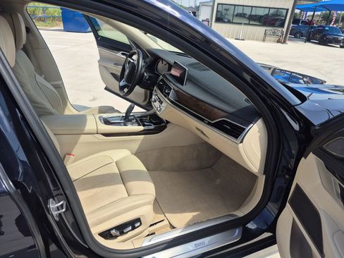 Used 2019 BMW 750i xDrive AWD/4WD image 21