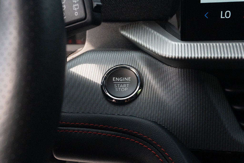 Used 2025 Ford Explorer ST-Line RWD image 31