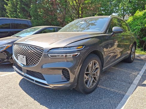 Used 2025 Genesis GV70 2.5T AWD/4WD image 3