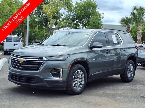 Used 2023 Chevrolet Traverse LT FWD image 3
