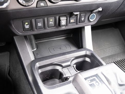 Used 2021 Toyota Tacoma TRD Off-Road image 5