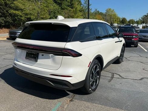 New 2025 Lincoln Nautilus Premier w/ Jet Appearance Package image 16