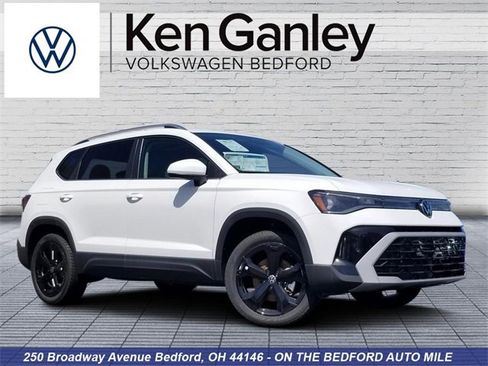 New 2025 Volkswagen Taos SEL image 1