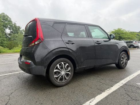 Used 2021 Kia Soul LX FWD image 6