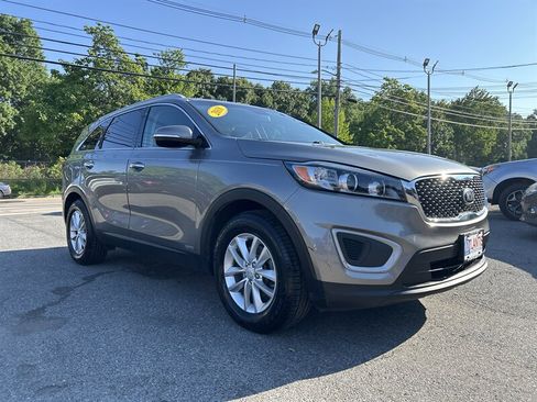 Used 2018 Kia Sorento AWD image 3