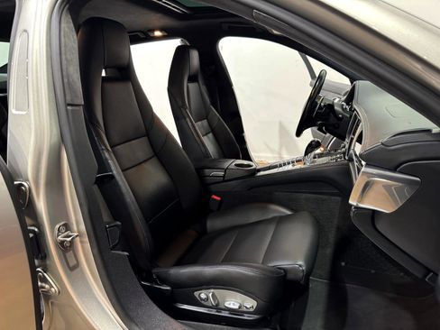 Used 2013 Porsche Panamera GTS image 12