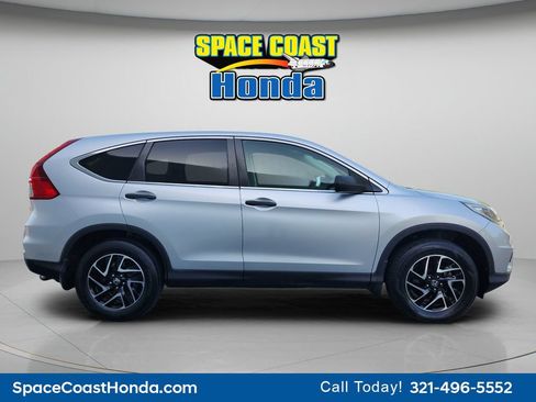 Used 2016 Honda CR-V SE image 2