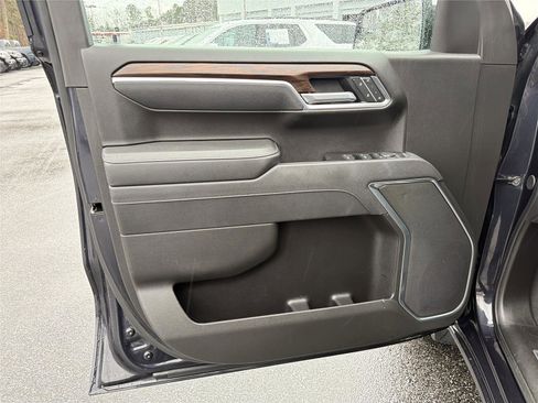 Used 2025 GMC Sierra 1500 SLT image 11