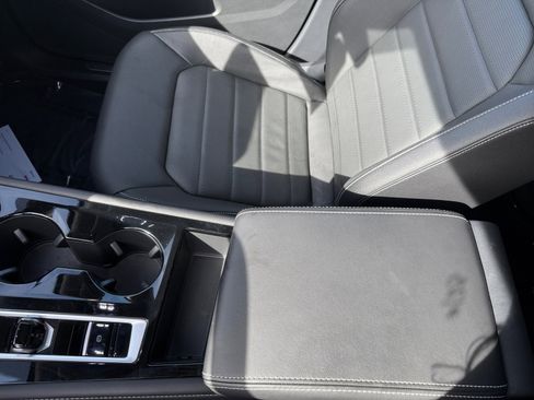 Certified 2025 Volkswagen Atlas SEL image 14