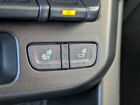 Used 2022 Chevrolet Colorado Z71 AWD/4WD image 29