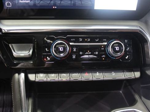 Used 2025 GMC Sierra 2500 Denali Ultimate AWD/4WD image 18