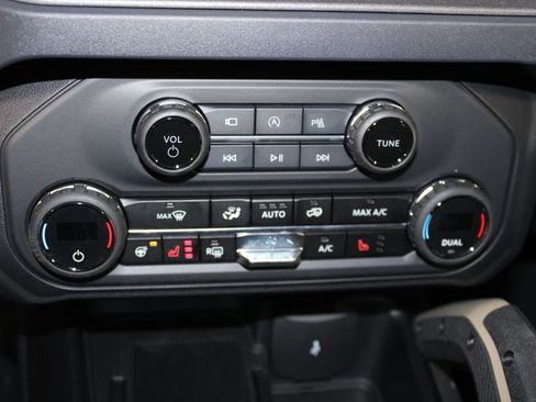 New 2025 Ford Bronco Badlands image 41