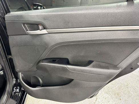 Used 2017 Hyundai Elantra Value Edition FWD image 31