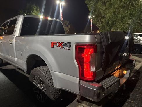 Used 2017 Ford F250 Lariat w/ Lariat Ultimate Package image 6