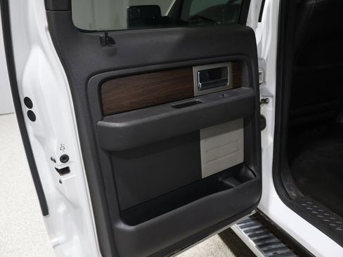 Used 2014 Ford F150 Lariat w/ Lariat Chrome Package image 18