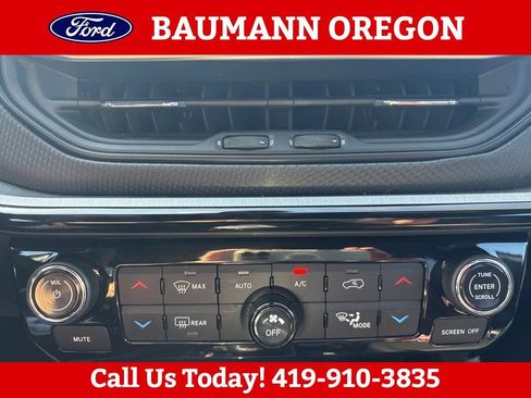 Used 2025 Jeep Compass Trailhawk AWD/4WD image 22