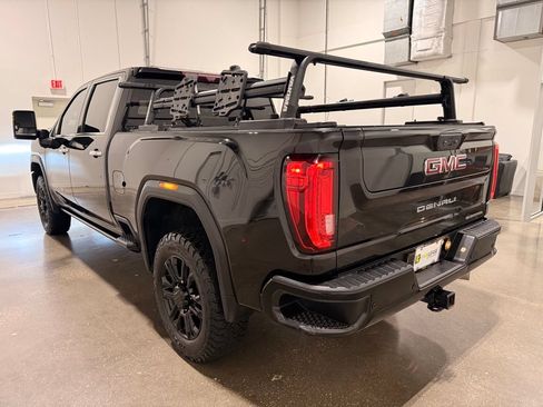 Used 2021 GMC Sierra 2500 Denali w/ Denali Black Diamond Edition AWD/4WD image 7