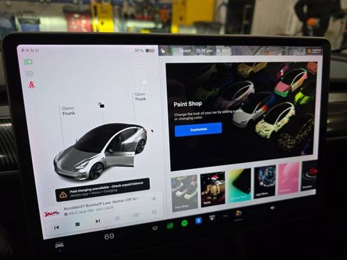 Used 2021 Tesla Model 3 Standard Range Plus image 23