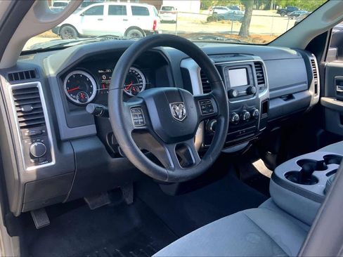 Used 2015 RAM 1500 Classic SLT RWD image 18