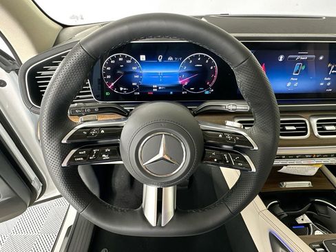 New 2026 Mercedes-Benz GLS 450 4MATIC image 11