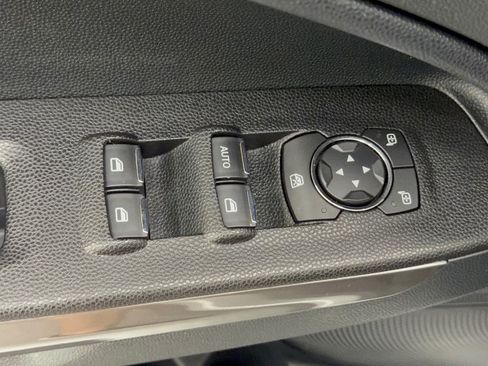 Used 2021 Ford EcoSport SE w/ SE Convenience Package FWD image 15