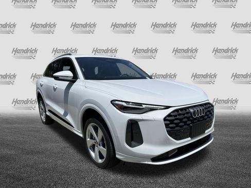 Certified 2025 Audi Q5 Premium w/ Premium Plus AWD/4WD image 2