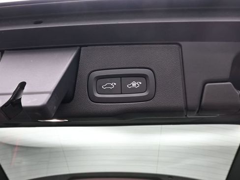 Used 2023 Volvo XC60 B5 Plus w/ Climate Package AWD/4WD image 30