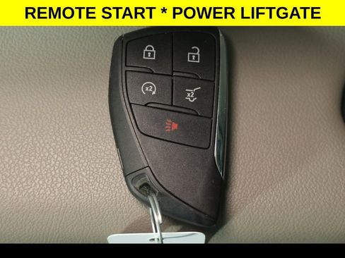 Used 2025 Chevrolet Traverse LT AWD/4WD image 13