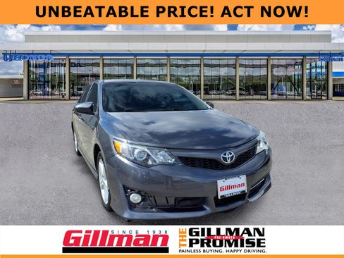 Used 2013 Toyota Camry SE FWD image 1