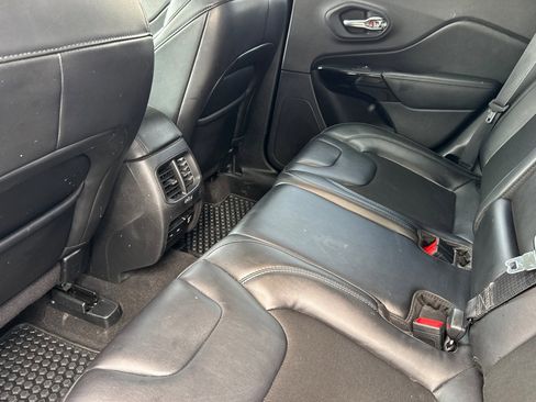 Used 2020 Jeep Cherokee Latitude Plus image 26