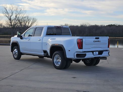 New 2026 GMC Sierra 3500 Denali Ultimate AWD/4WD image 4
