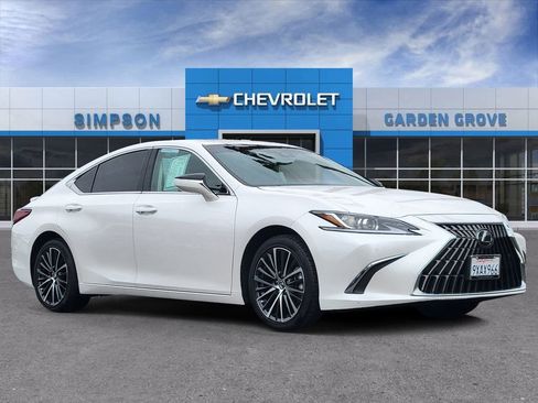 Used 2024 Lexus ES 300h w/ Premium Package FWD image 1