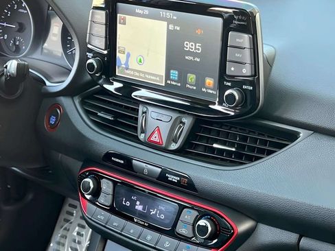 Used 2018 Hyundai Elantra GT Sport w/ Sport Tech Package 04 FWD image 27