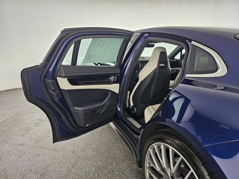 Used 2024 Porsche Panamera 4 image 29