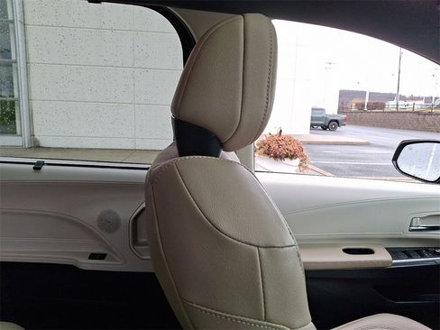 Certified 2024 Toyota Sienna Limited image 13