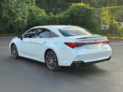 Used 2019 Toyota Avalon Touring FWD image 8