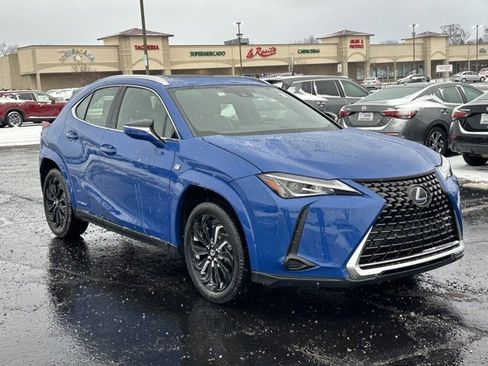 Used 2022 Lexus UX 250h w/ Premium Package image 3