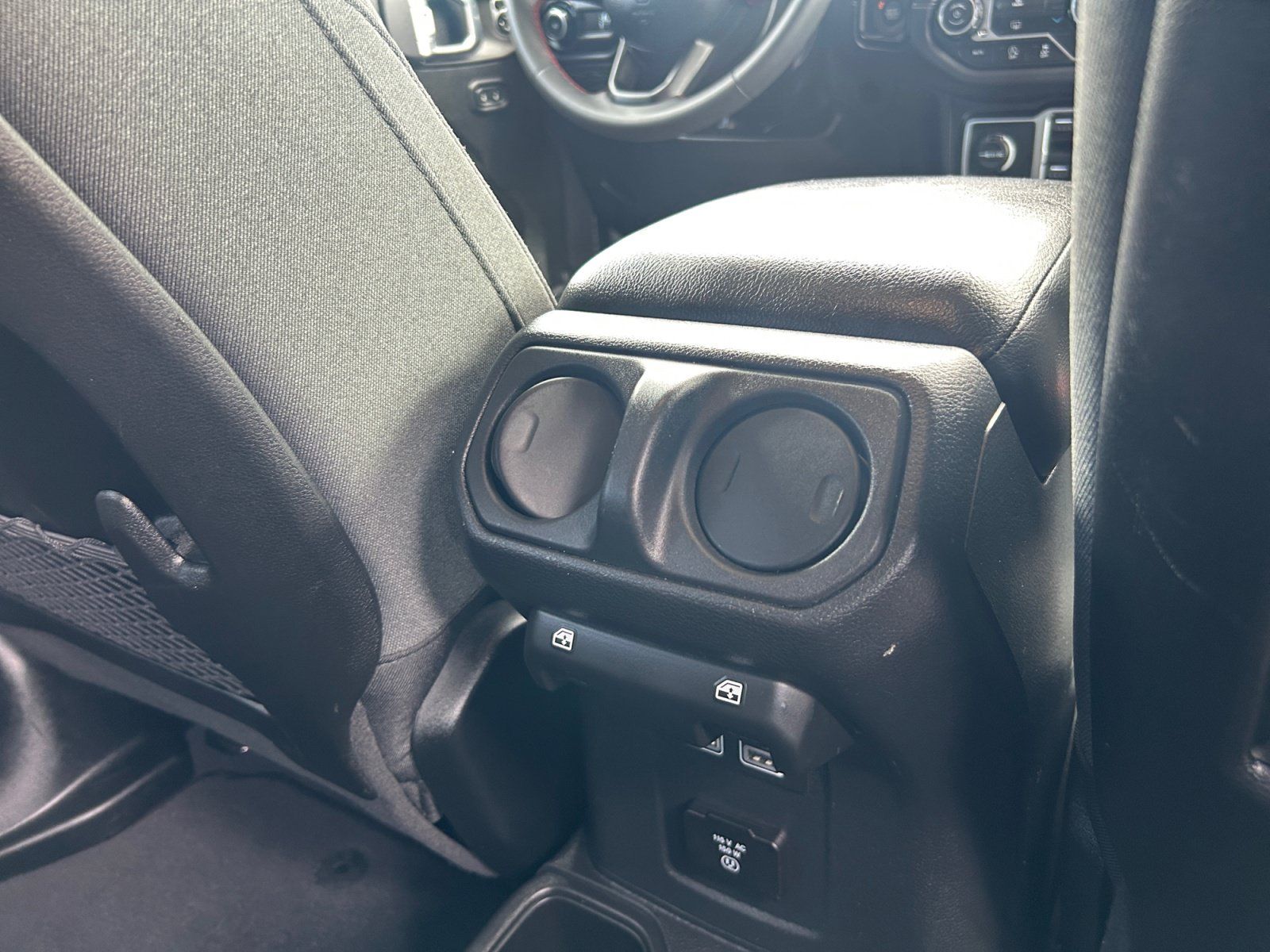 Used 2025 Jeep Wrangler Unlimited Rubicon AWD/4WD image 29
