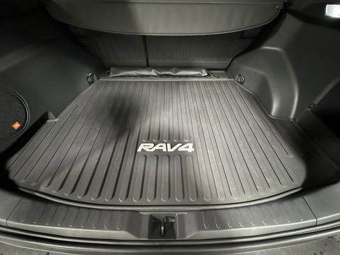 Used 2025 Toyota RAV4 XLE Premium image 31