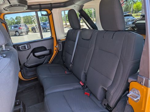 Used 2021 Jeep Wrangler Unlimited Sport image 14